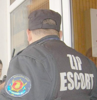 Scandal la o casă de pariuri: romii s-au luat la bătaie cu agenţii Zip Escort